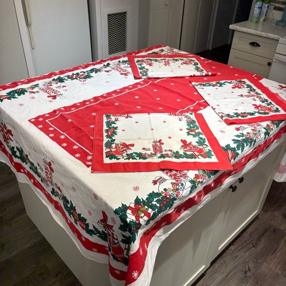 Vintage table cloth festive place mats runners apothecary candy dish Christmas - Picture 2 of 13
